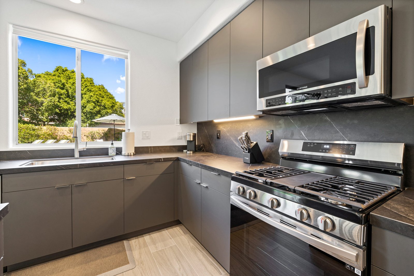 85 web or mls 2z7a5913