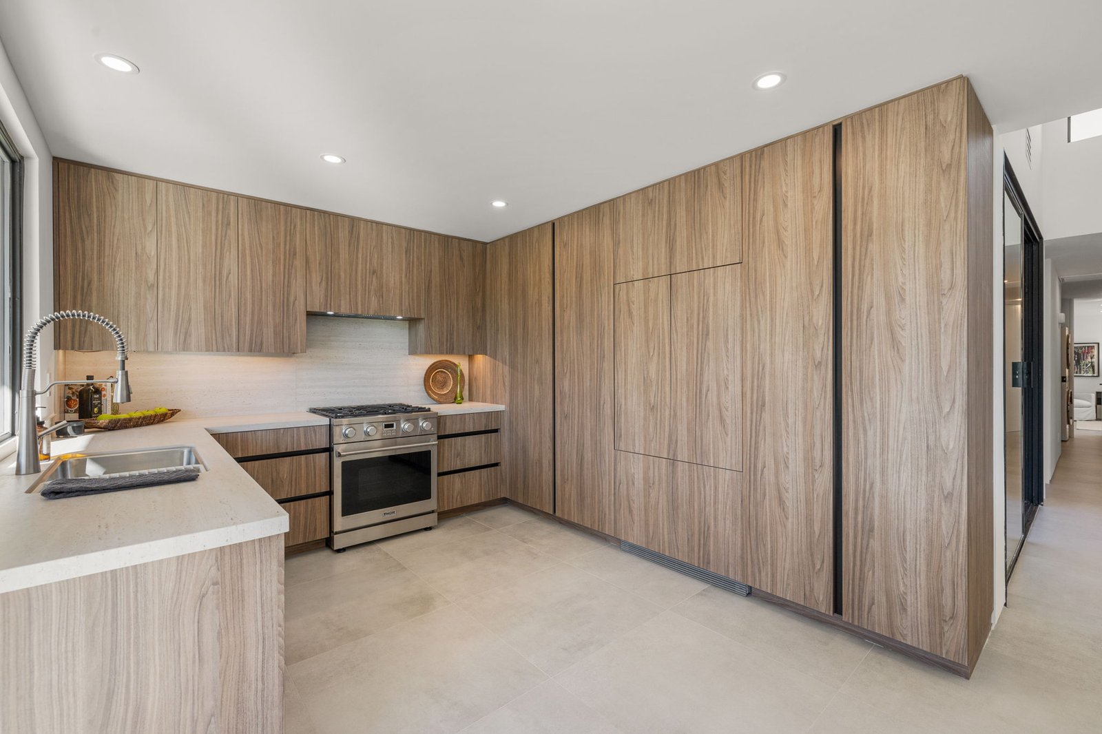 16 web or mls am4a6204.jpg