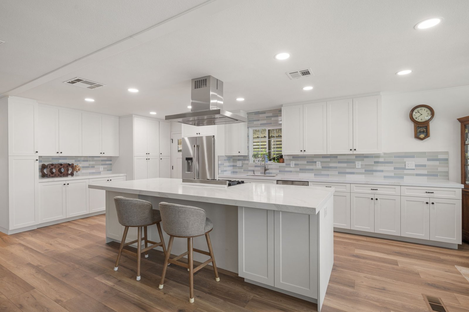 6 web or mls 8m4a1980